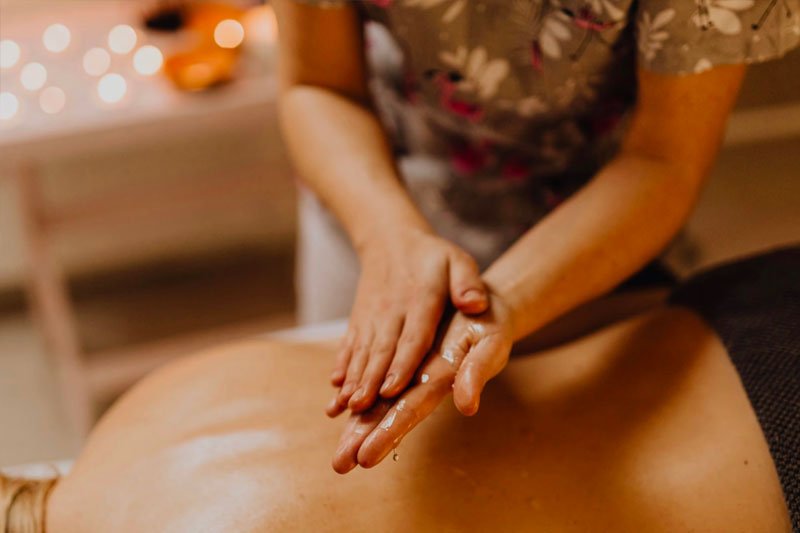 Masaje balinés con aceites esenciales en Rituals by Glow